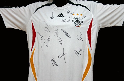 Handsigniertes Trikot der deutschen Nationalmannschaft